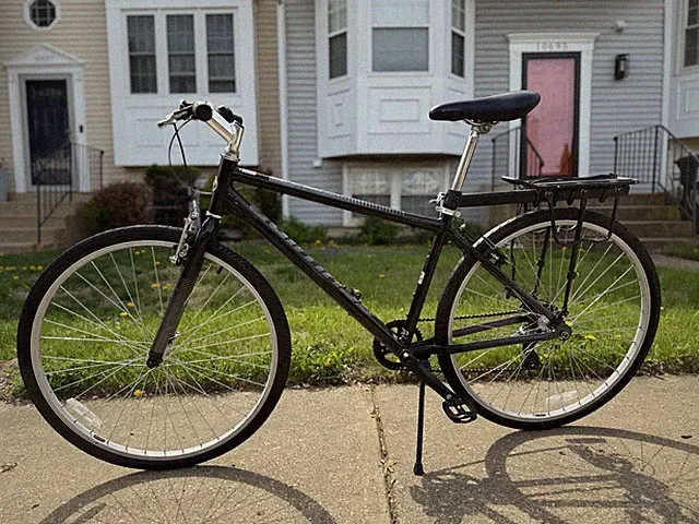 Schwinn 28” Hybrid Bike w/ Rear Rack For Sell Near You